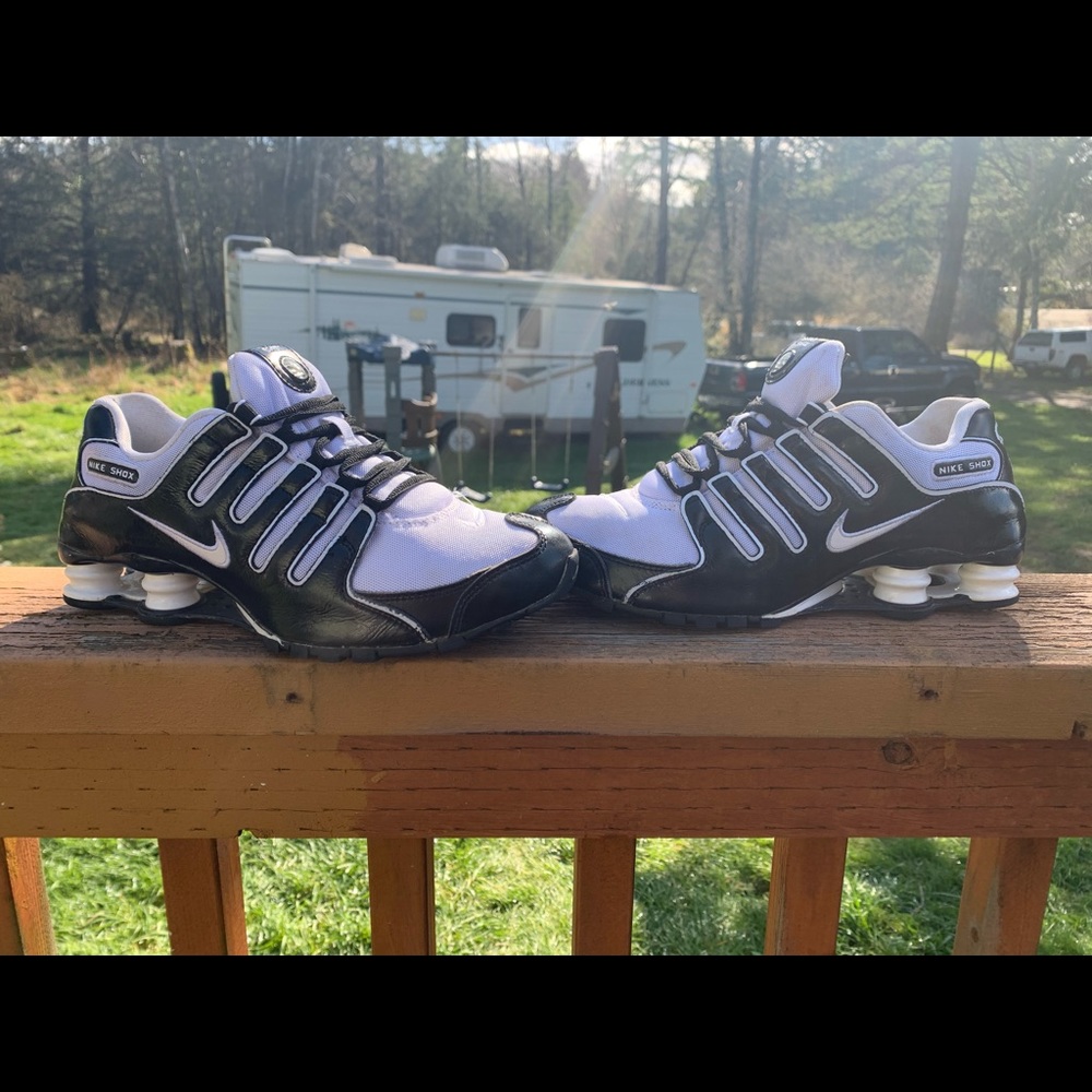 White and black Nike shox